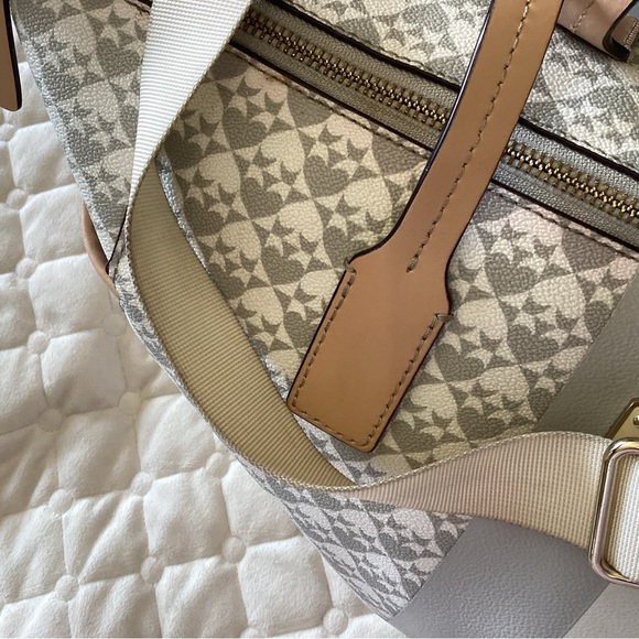 Kate Spade RARE EUC Classic Noel Print weekender tote bag with adjustable strap - Picture 12 of 16